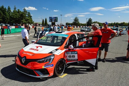 Śmiechowski ukončil sezonu jako třetí nejlepší junior Clio Cupu